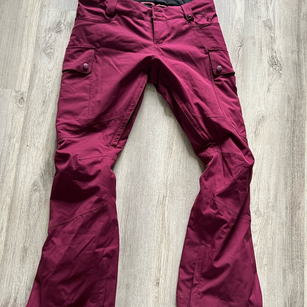Burton size medium ski pants, maroon color. Great condition